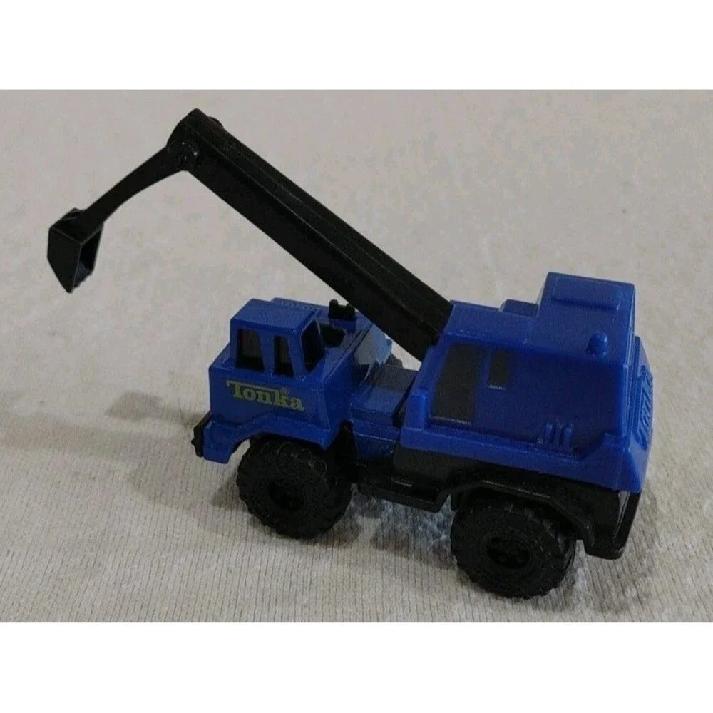 Vintage Tonka 1992 Blue Construction Tractor Truck Die Cast Model Plastic Metal